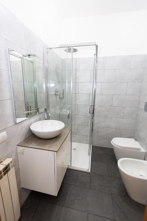 Dream House Chinatown Apartment Milan Bagian luar foto