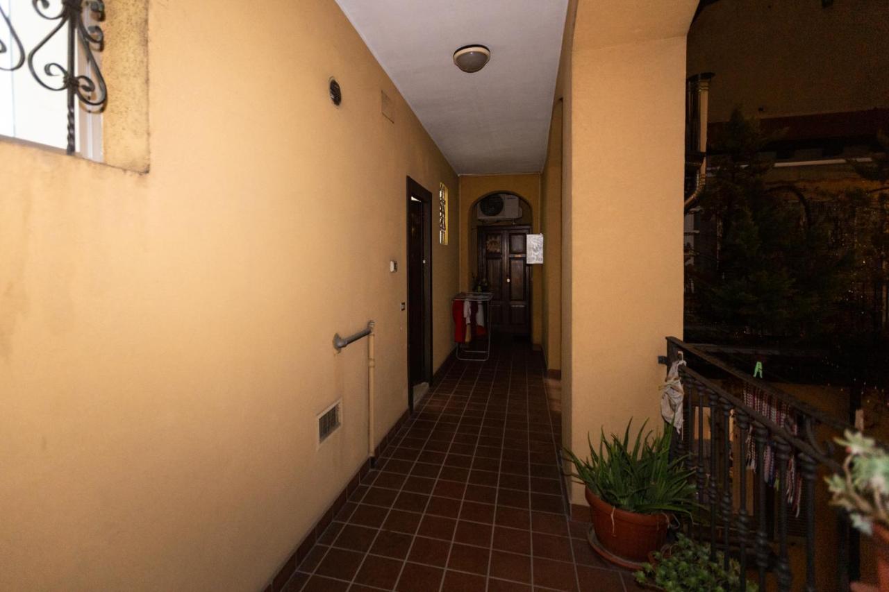 Dream House Chinatown Apartment Milan Bagian luar foto
