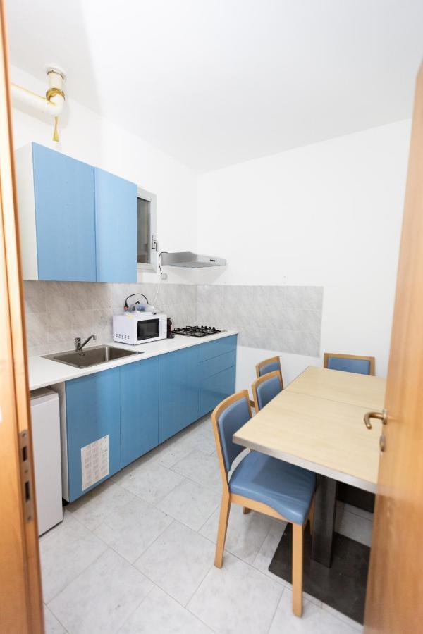 Dream House Chinatown Apartment Milan Bagian luar foto