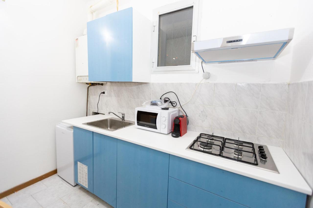Dream House Chinatown Apartment Milan Bagian luar foto