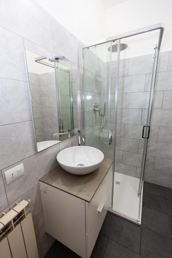 Dream House Chinatown Apartment Milan Bagian luar foto