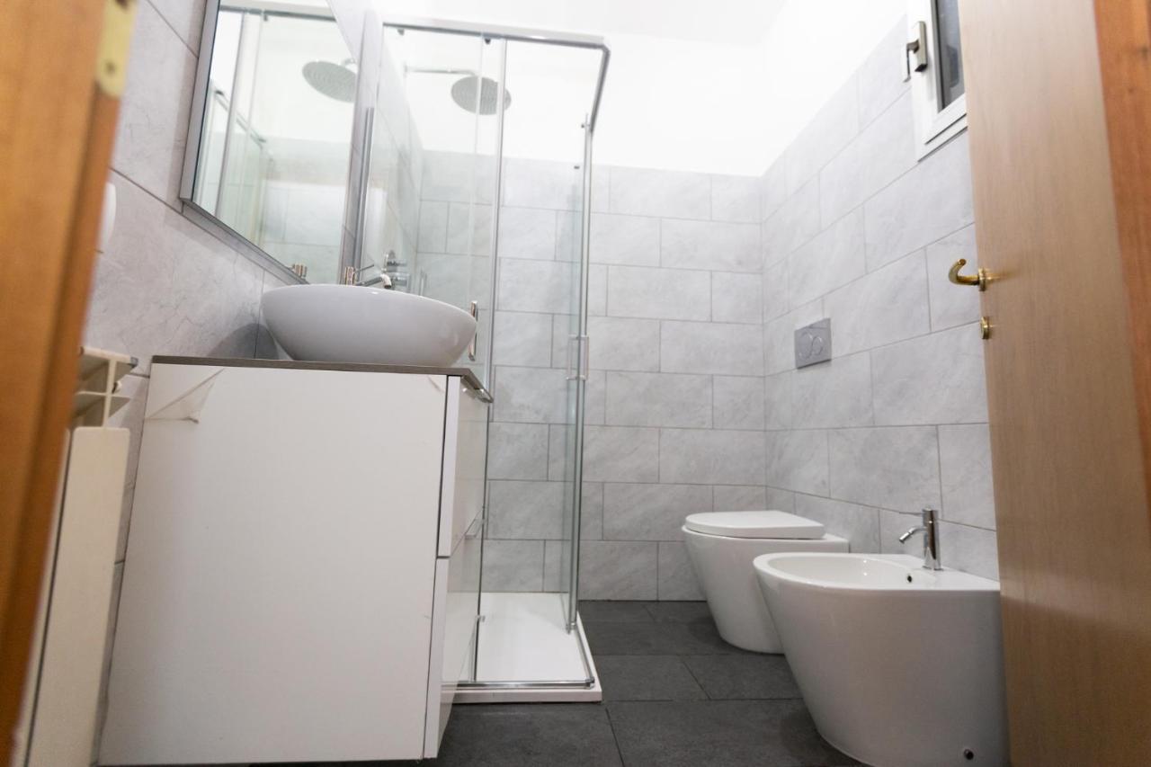 Dream House Chinatown Apartment Milan Bagian luar foto